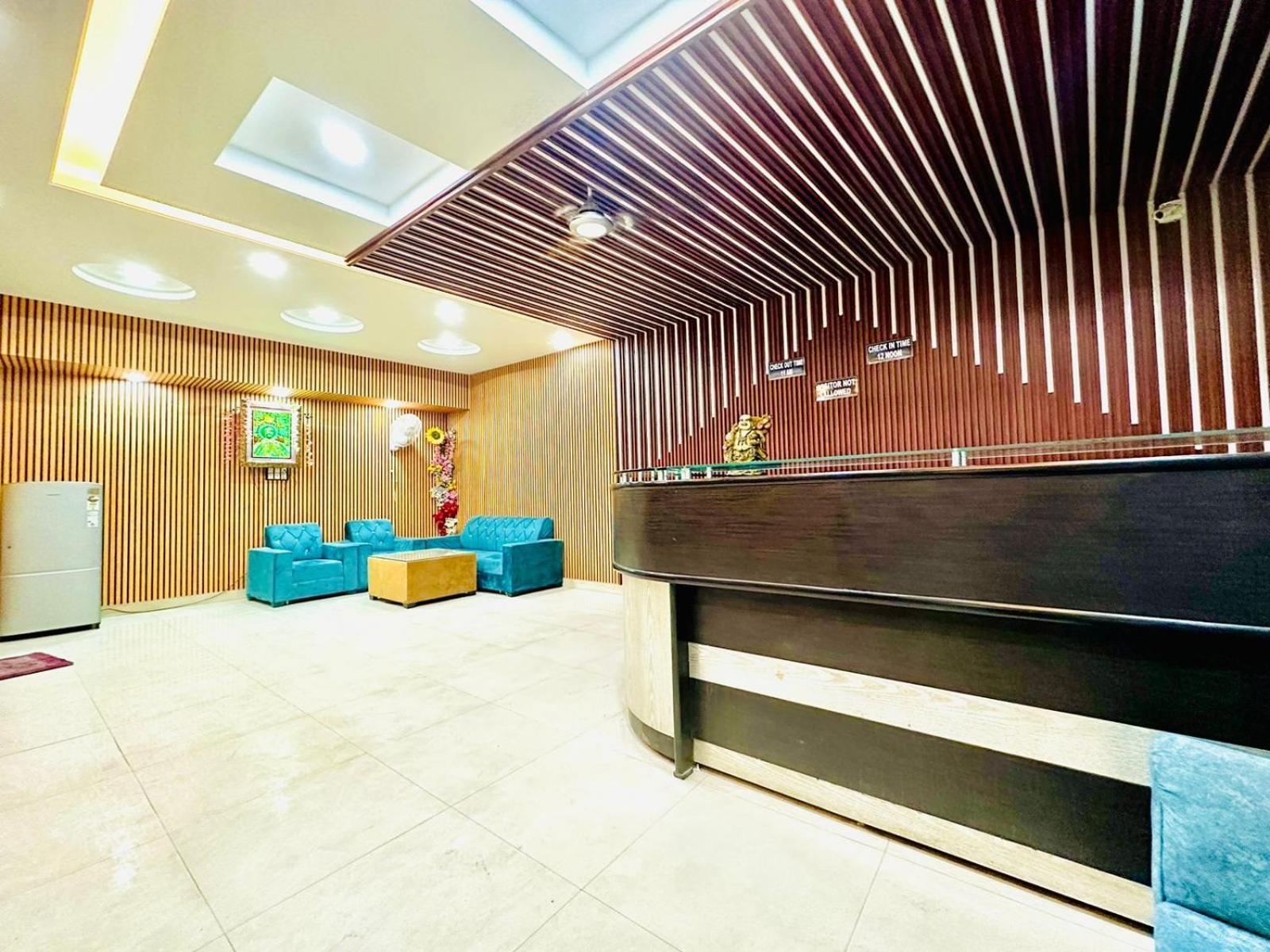 Hotel Galaxy Inn Near Delhi International Airport New Delhi Exteriör bild