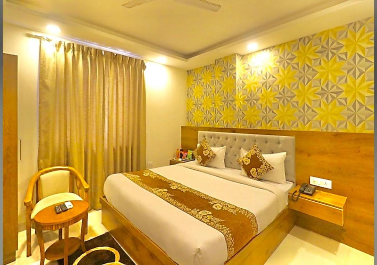 Hotel Galaxy Inn Near Delhi International Airport New Delhi Exteriör bild